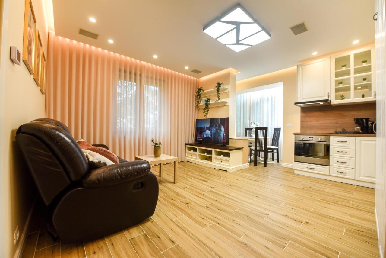 Green Leafy Brasov - Ideal 2 Bedroom Apartment Ngoại thất bức ảnh