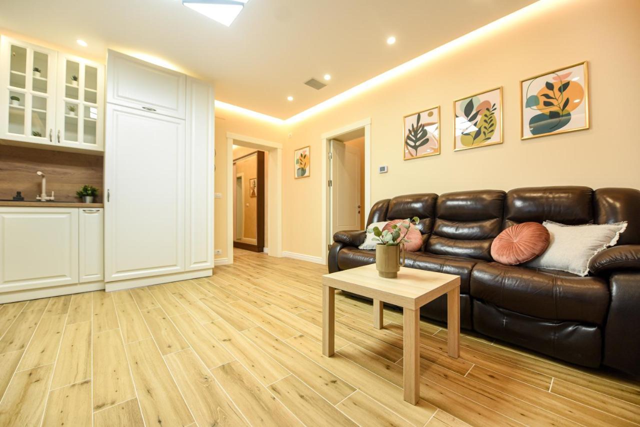Green Leafy Brasov - Ideal 2 Bedroom Apartment Ngoại thất bức ảnh