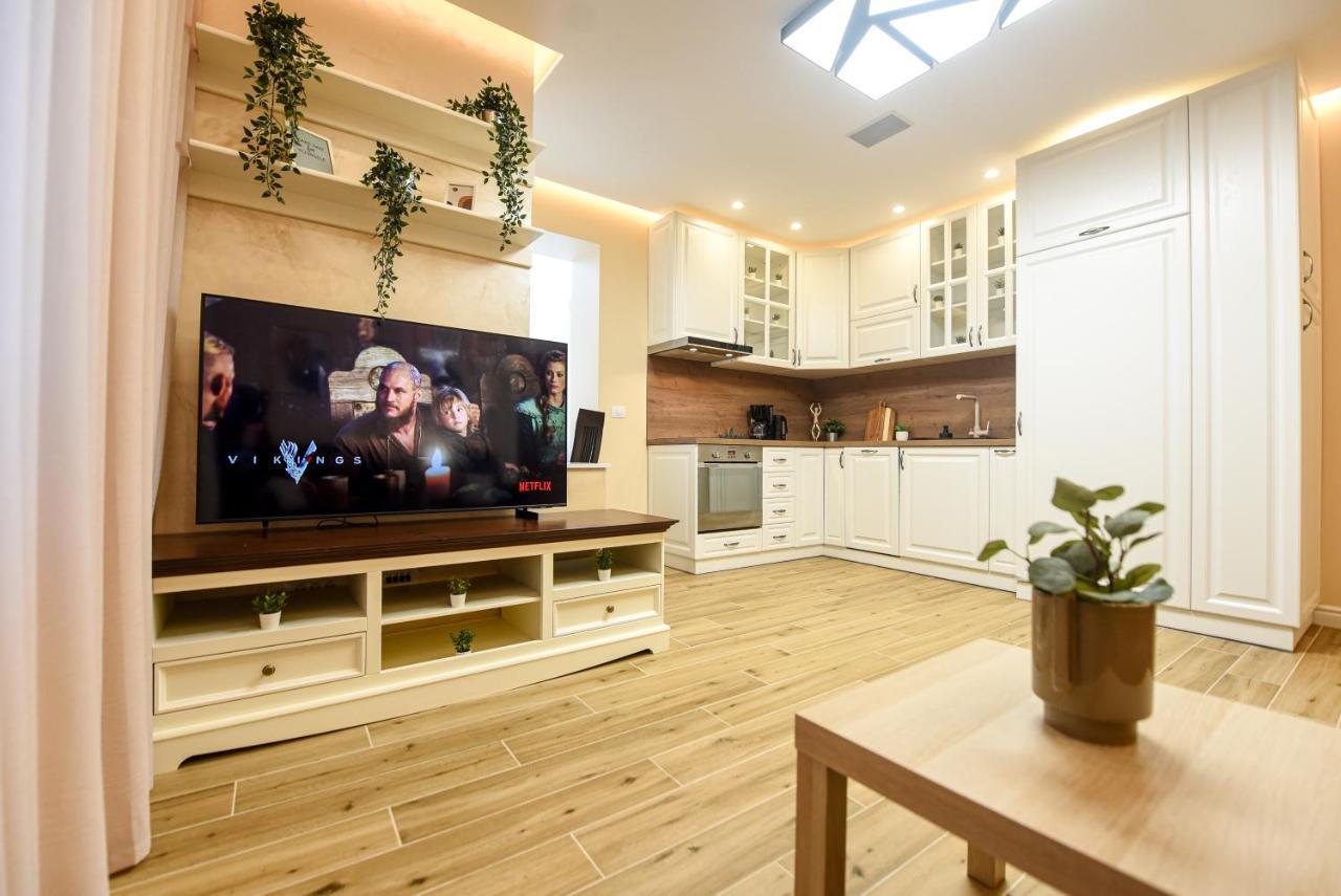 Green Leafy Brasov - Ideal 2 Bedroom Apartment Ngoại thất bức ảnh